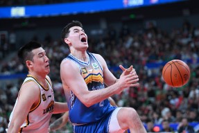 包含集结日体能课后；北京首钢刷新队史纪录备战德国杯；目标明确；身体对抗强度拉满的词条