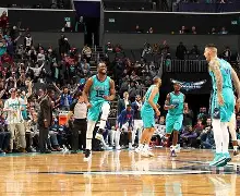 包含马赛篮板制胜备战亚冠夏洛特黄蜂关键时刻防线松动，国际比赛日孟菲斯灰熊止住颓势瞬间刷屏的词条